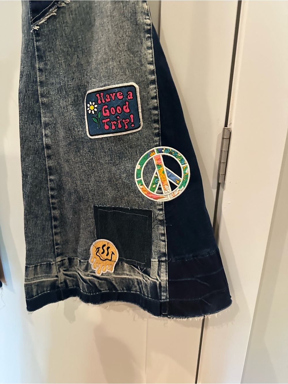 Dolls Kill Black-Grey Patchwork Flare Jeans with Colorful Appliqués NWT size XL - Picture 4 of 12